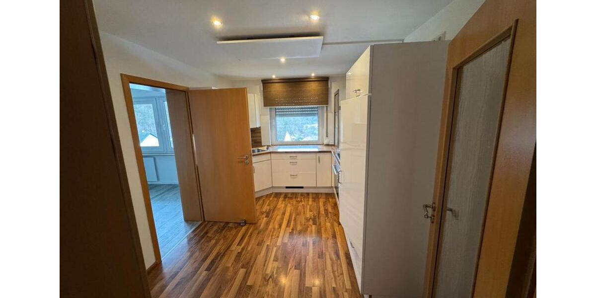 Etagenwohnung Siegen Eiserfeld - 3 Zimmer, 93 m&sup2;, 850&euro; | Angebot:25307090