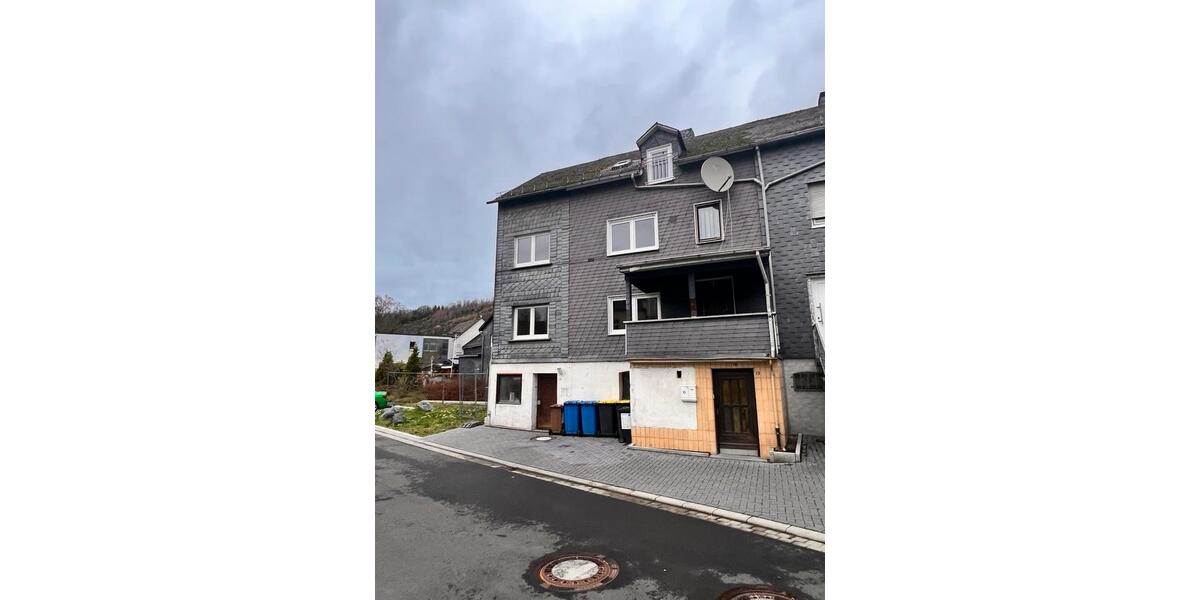 Mehrfamilienhaus, Wohnhaus Herdorf - 8 Zimmer, 230 m&sup2;, 155.000&euro; | Angebot:25419353