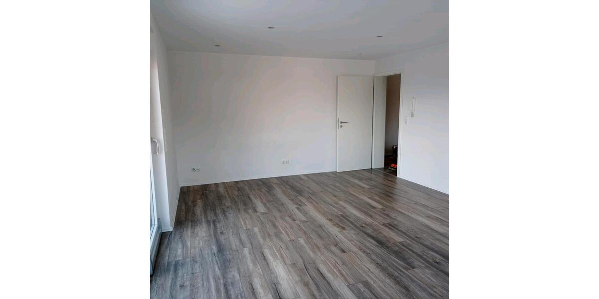 Erdgeschoßwohnung Hof - 3 Zimmer, 83 m&sup2;, 600&euro; | Angebot:26659472