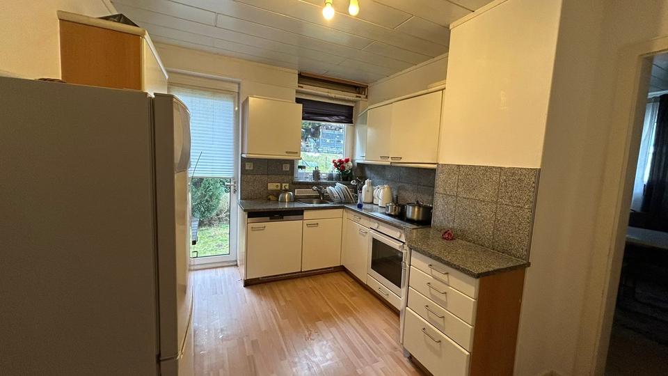 Etagenwohnung Wilnsdorf - 7 Zimmer, 200 m&sup2;, 1.800&euro; | Angebot:24896218