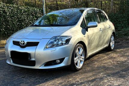 Toyota Auris 196.000 km 4.999 &euro; Kirchen 57548