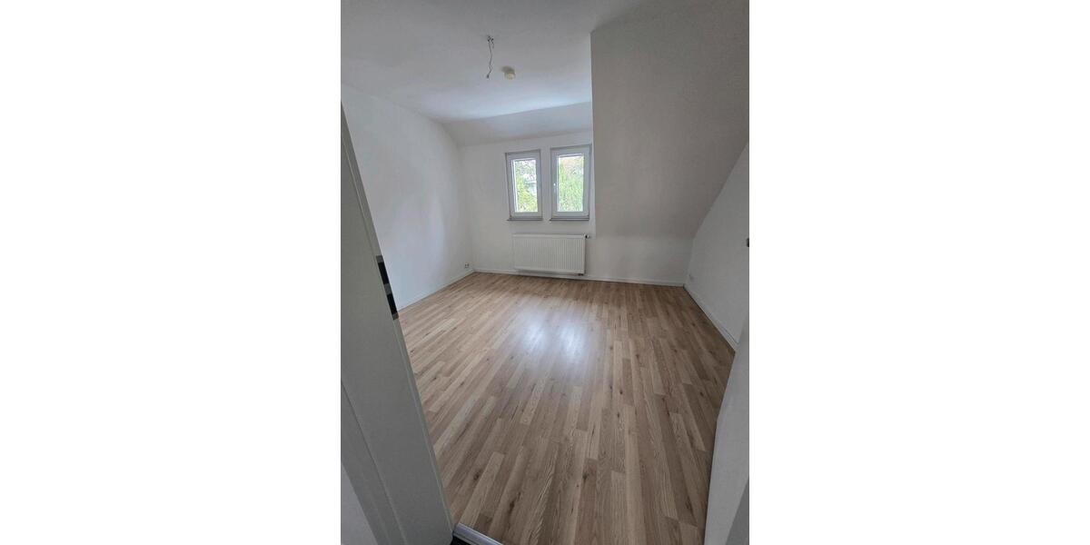 Dachgeschoßwohnung Siegen Dillnhütten - 3 Zimmer, 53 m&sup2;, 498&euro; | Angebot:24676956