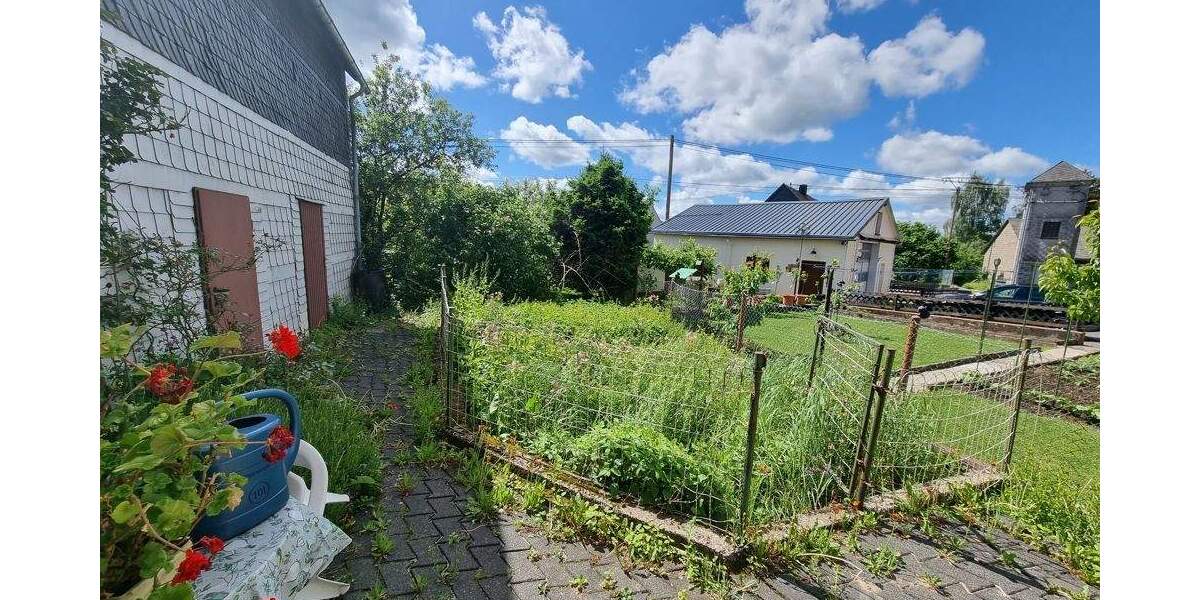 Einfamilienhaus Oberroßbach - 7 Zimmer, 135 m&sup2;, 120.000&euro; | Angebot:25685056