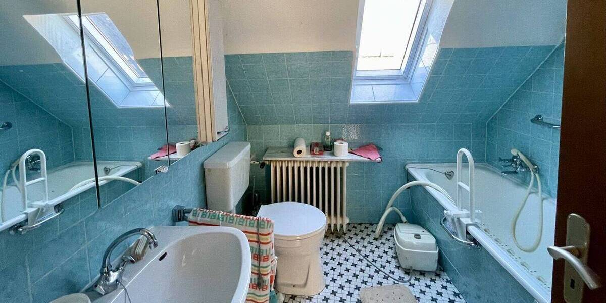 Doppelhaushälfte Kirchhundem / Heinsberg Heinsberg - 1 Zimmer, 196 m&sup2;, 130.000&euro; | Angebot:25688448