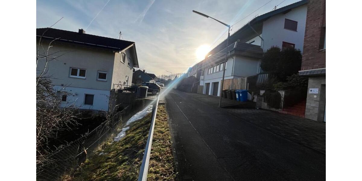 Einfamilienhaus Siegen Eiserfeld - 7 Zimmer, 135 m&sup2;, 250.000&euro; | Angebot:26904115