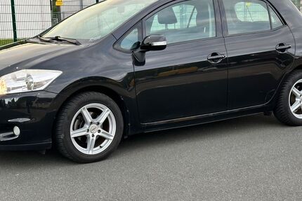 Toyota Auris 179.860 km 4.799 &euro; Siegen 57080