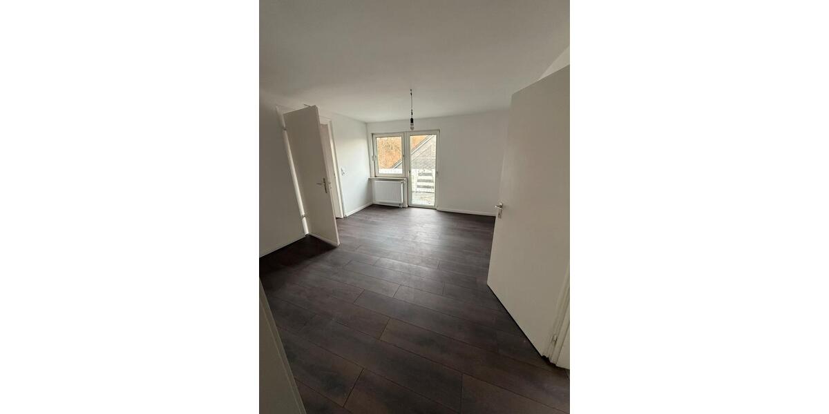 Doppelhaushälfte Siegen - 4.5 Zimmer, 100 m&sup2;, 1.100&euro; | Angebot:25449511