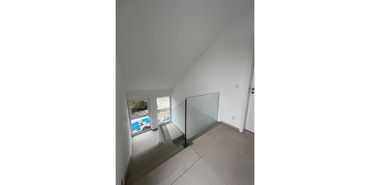 Maisonettenwohnung Siegen - 5 Zimmer, 190 m&sup2;, 1.900&euro; | Angebot:26602676