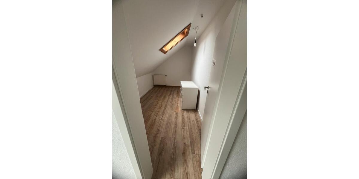 Maisonettenwohnung Siegen - 6 Zimmer, 95 m&sup2;, 1.300&euro; | Angebot:26031676
