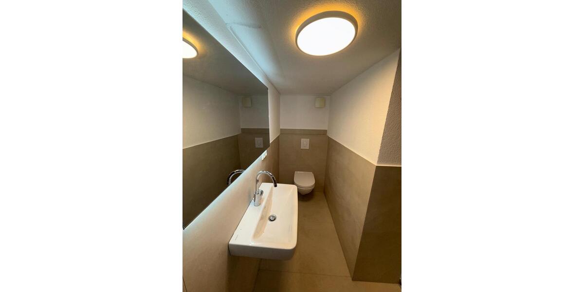 Etagenwohnung Netphen - 7 Zimmer, 180 m&sup2;, 1.980&euro; | Angebot:25921633