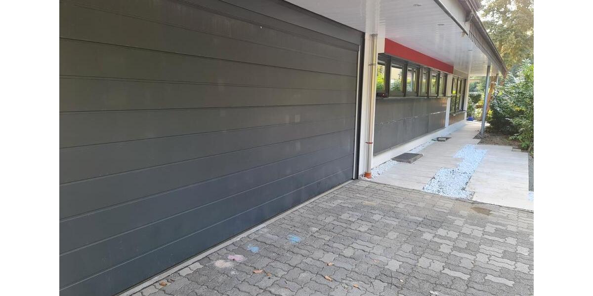 Erdgeschoßwohnung Siegen - 4 Zimmer, 140 m&sup2;, 1.350&euro; | Angebot:26038156