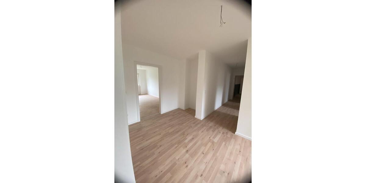 Etagenwohnung Hamm (Sieg) - 3.5 Zimmer, 82 m&sup2;, 180.000&euro; | Angebot:26002194