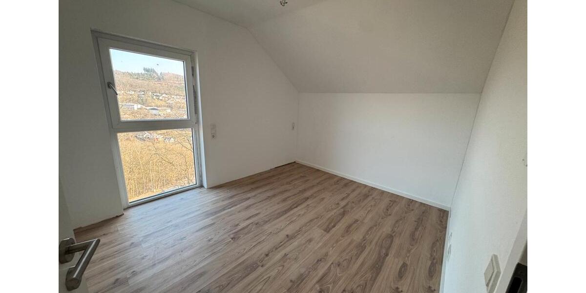 Einfamilienhaus Betzdorf - 6 Zimmer, 137 m&sup2;, 1.300&euro; | Angebot:26375452