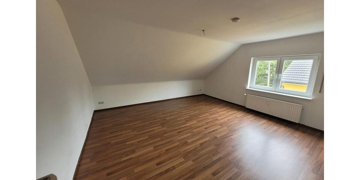 Dachgeschoßwohnung Wilnsdorf - 3 Zimmer, 78 m&sup2;, 510&euro; | Angebot:26669631