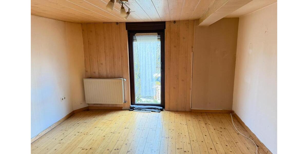 Einfamilienhaus Weitefeld - 9 Zimmer, 211 m&sup2;, 1.450&euro; | Angebot:26008565