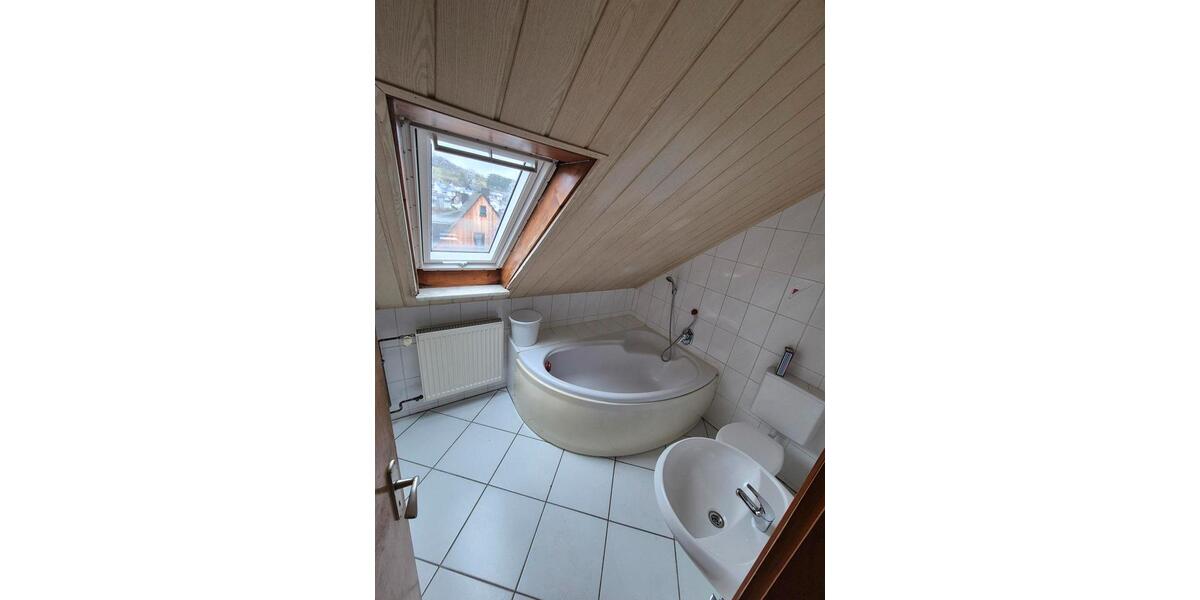 Dachgeschoßwohnung Haiger - 4 Zimmer, 75 m&sup2;, 850&euro; | Angebot:26004069