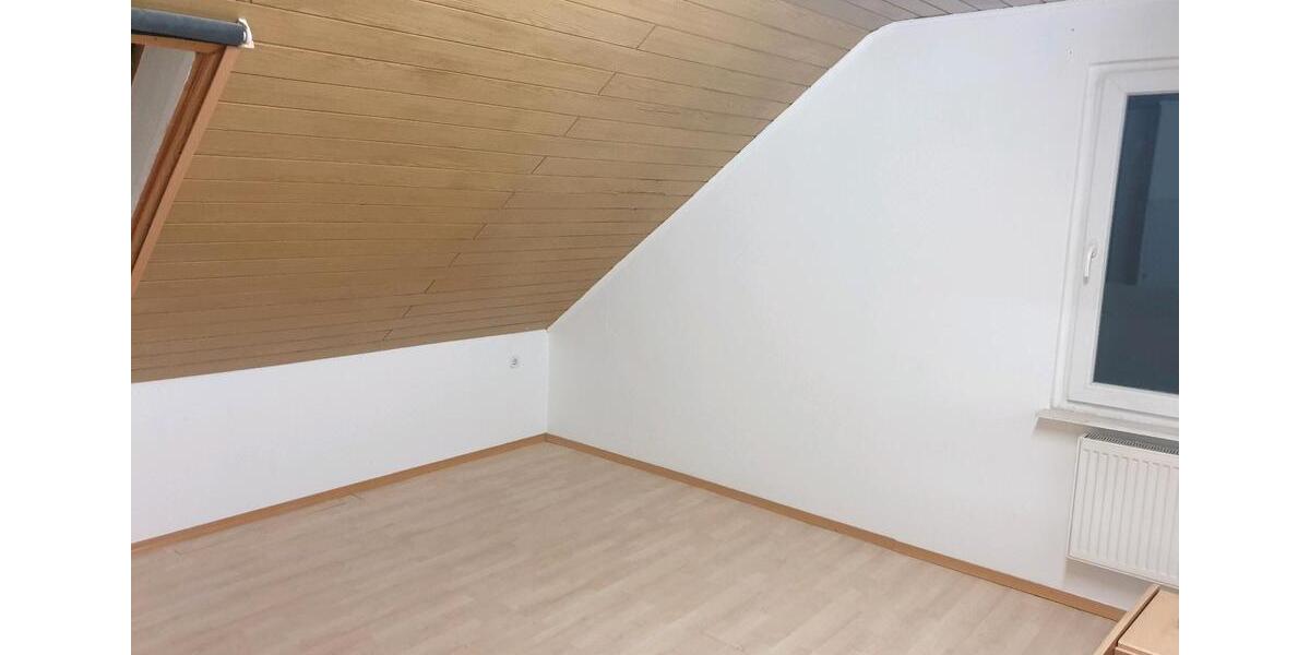 Dachgeschoßwohnung Siegen Eiserfeld - 2 Zimmer, 65 m&sup2;, 500&euro; | Angebot:25922791