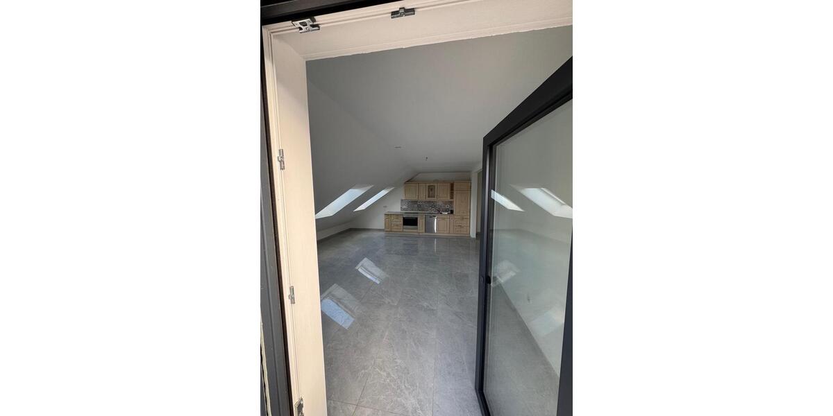 Dachgeschoßwohnung Kreuztal - 2 Zimmer, 65 m&sup2;, 900&euro; | Angebot:24840517