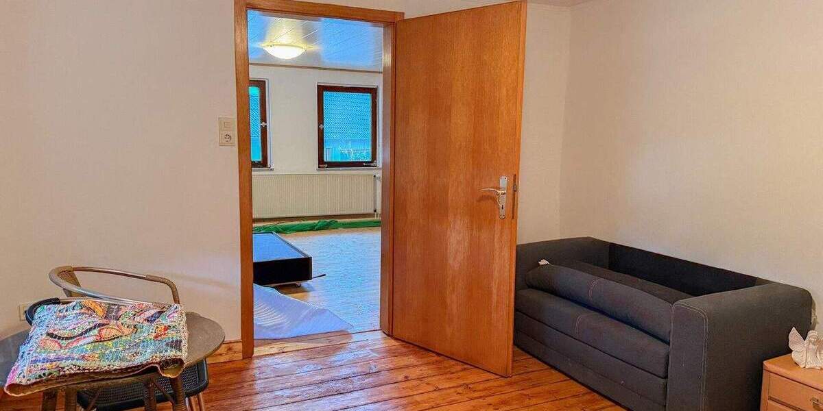 Bauernhaus, Landhaus Hachenburg VG - 7 Zimmer, 160 m&sup2;, 220.000&euro; | Angebot:25691949