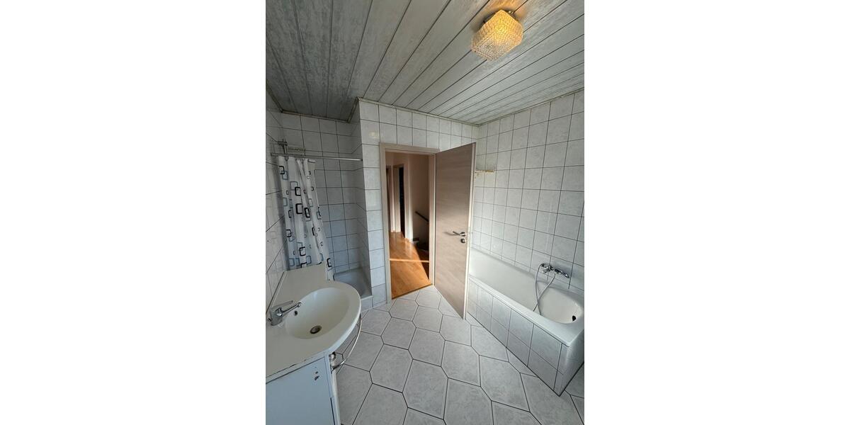 Doppelhaushälfte Reichshof - 4 Zimmer, 96 m&sup2;, 230.000&euro; | Angebot:26067163