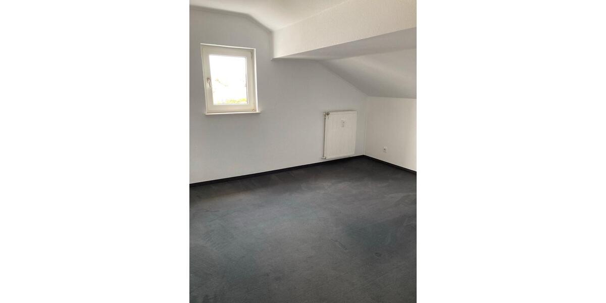 Dachgeschoßwohnung Nauroth - 2.5 Zimmer, 45 m&sup2;, 430&euro; | Angebot:26021877