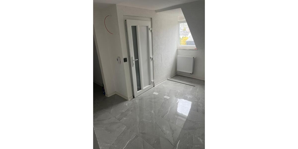 Dachgeschoßwohnung Bad Laasphe - 4 Zimmer, 120 m&sup2;, 700&euro; | Angebot:24840310