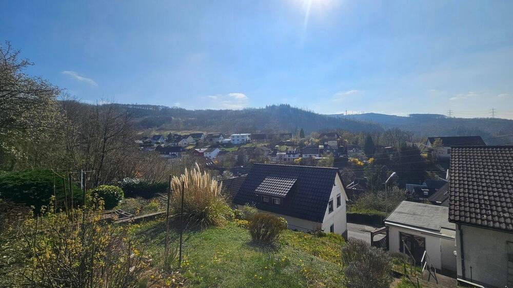 Einfamilienhaus Brachbach - 8 Zimmer, 150 m&sup2;, 210.000&euro; | Angebot:25738156