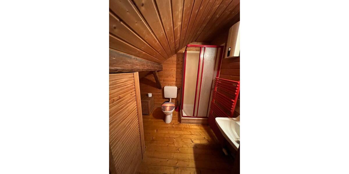 Reihenhaus Weitefeld - 7 Zimmer, 114 m&sup2;, 75.000&euro; | Angebot:26521092