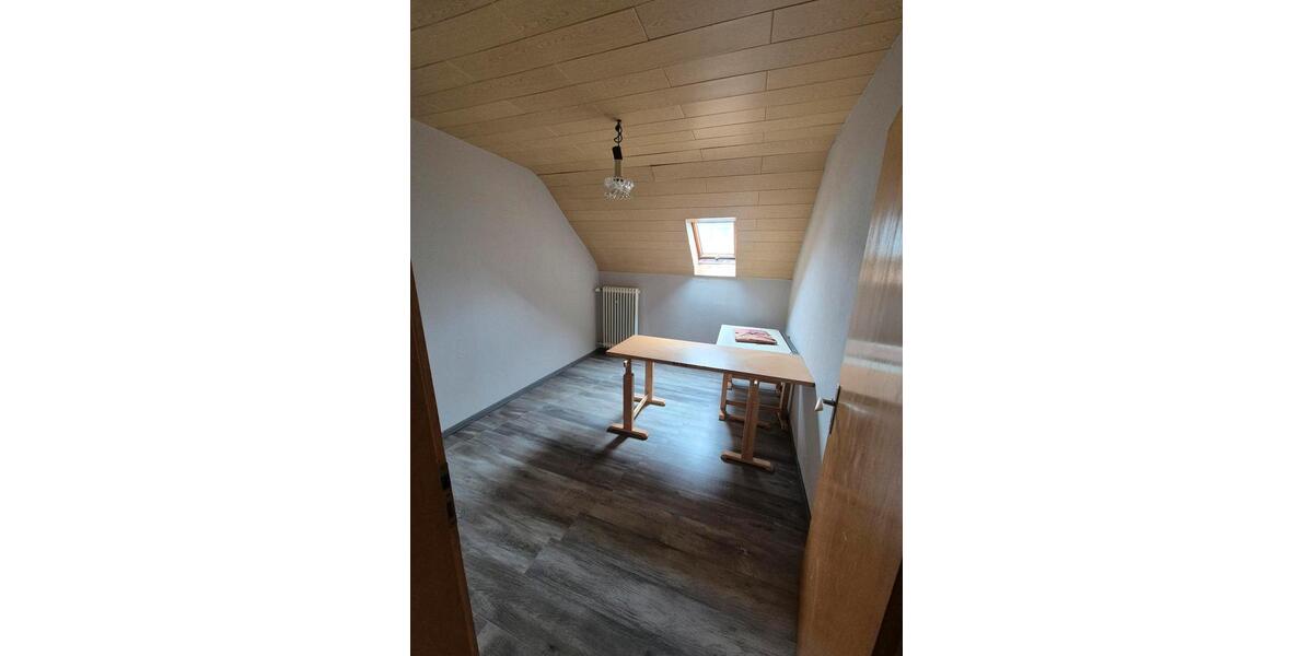 Dachgeschoßwohnung Haiger - 4 Zimmer, 75 m&sup2;, 850&euro; | Angebot:26004069