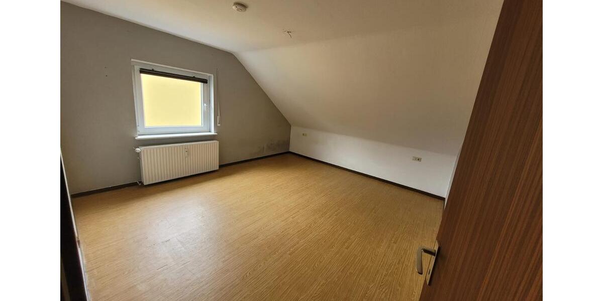 Dachgeschoßwohnung Wilnsdorf - 3 Zimmer, 78 m&sup2;, 510&euro; | Angebot:26669631