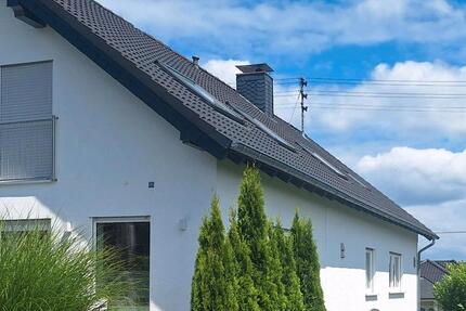 Haus Wenden - 7 Zimmer, 217 m&sup2;, 499.000&euro; | Angebot:25839879