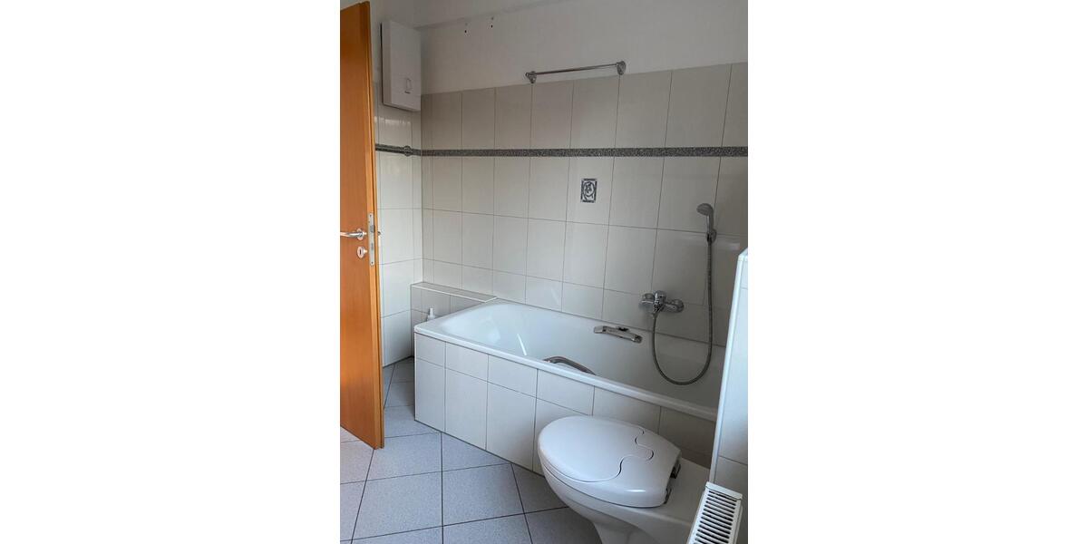 Erdgeschoßwohnung Kreuztal - 3.5 Zimmer, 85 m&sup2;, 770&euro; | Angebot:25311114