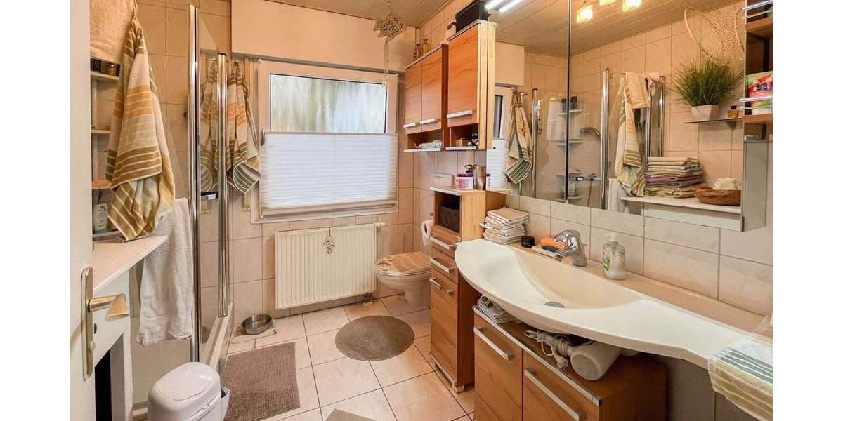 Einfamilienhaus Siegen / Eiserfeld Eiserfeld - 6 Zimmer, 205 m&sup2;, 320.000&euro; | Angebot:25776410