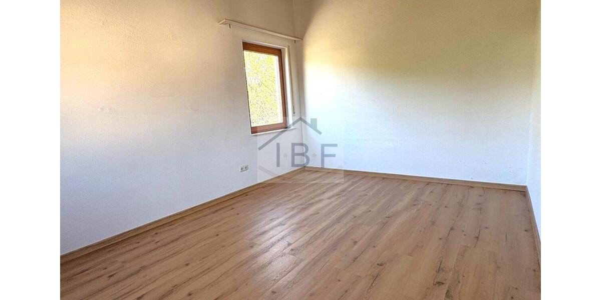 Dachgeschoßwohnung Siegen Kaan-Marienborn - 2 Zimmer, 68 m&sup2;, 600&euro; | Angebot:26455666