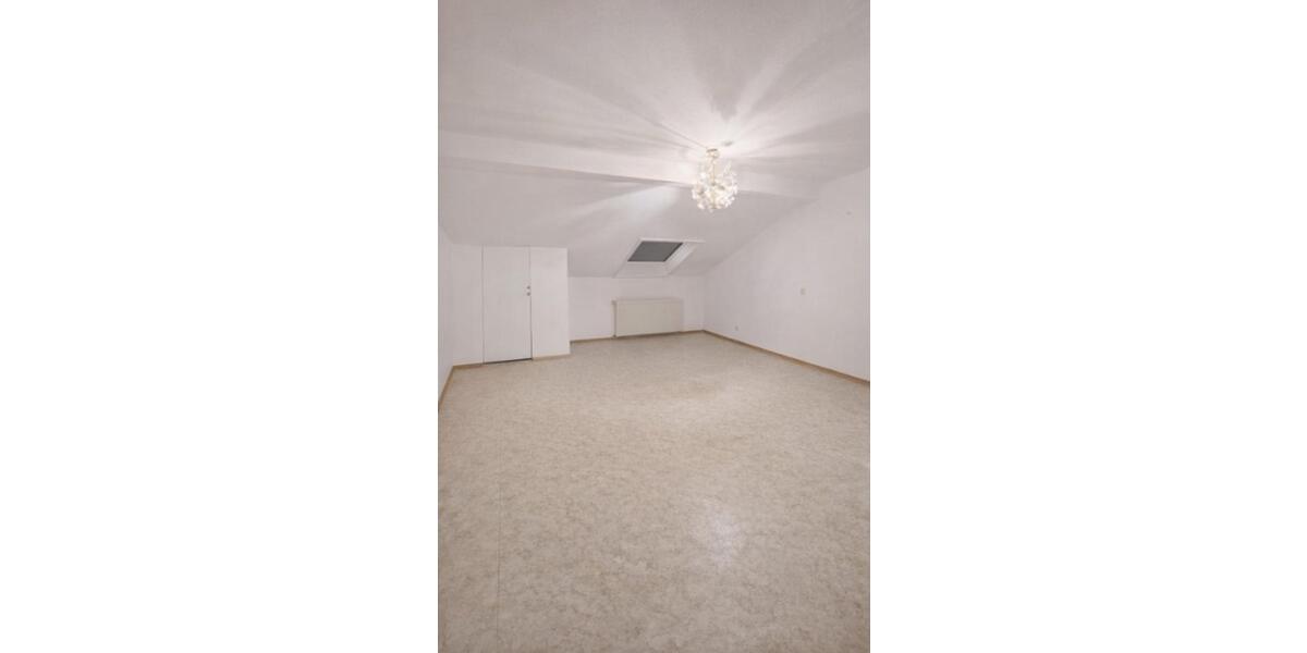 Dachgeschoßwohnung Hamm (Sieg) - 3 Zimmer, 120 m&sup2;, 700&euro; | Angebot:25349786