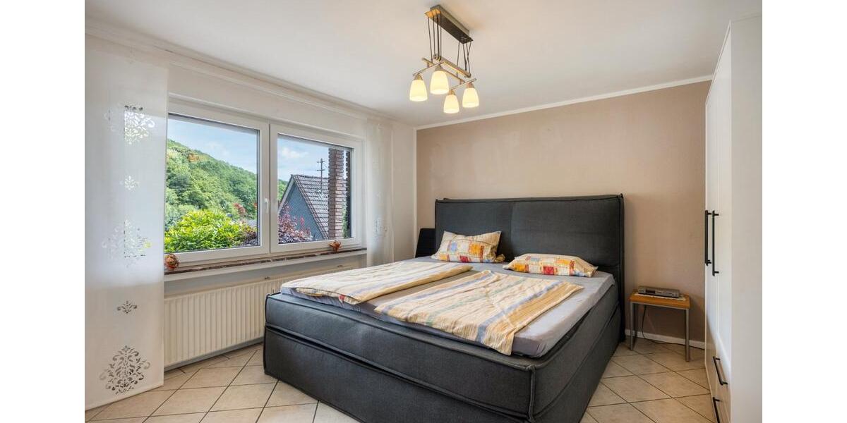 Einfamilienhaus Siegen Eiserfeld - 9 Zimmer, 203 m&sup2;, 399.000&euro; | Angebot:27292554
