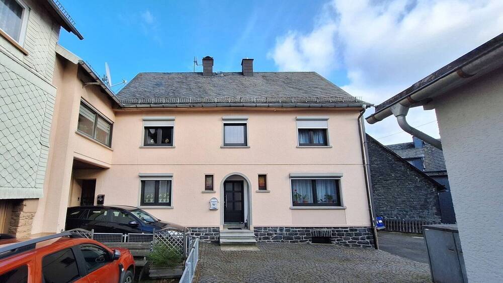 Mehrfamilienhaus, Wohnhaus Rennerod - 8 Zimmer, 240 m&sup2;, 299.000&euro; | Angebot:25691899