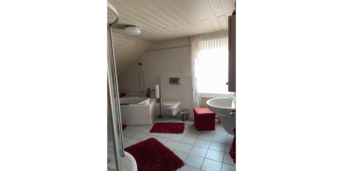 Dachgeschoßwohnung Netphen - 3 Zimmer, 88 m&sup2;, 750&euro; | Angebot:25145468