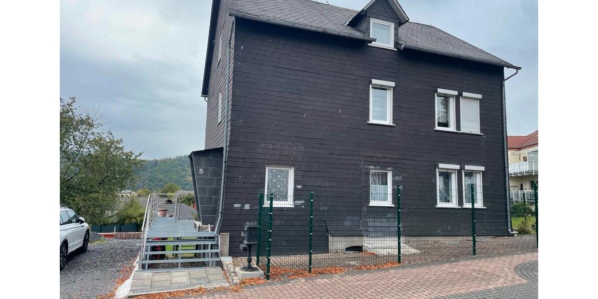 Einfamilienhaus Burbach - 5 Zimmer, 180 m&sup2;, 1.300&euro; | Angebot:26614751