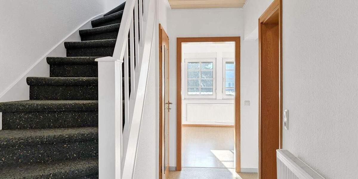 Doppelhaushälfte Bad Laasphe - 4 Zimmer, 91 m&sup2;, 229.000&euro; | Angebot:25663937