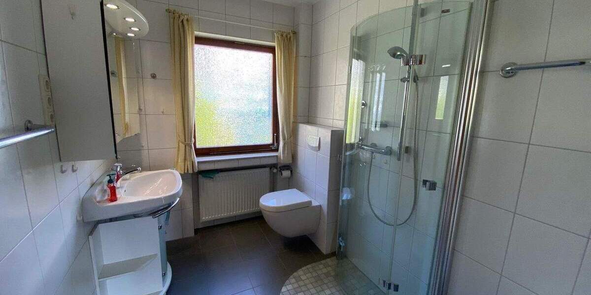 Einfamilienhaus Bad Laasphe - 5 Zimmer, 158 m&sup2;, 190.000&euro; | Angebot:25667526