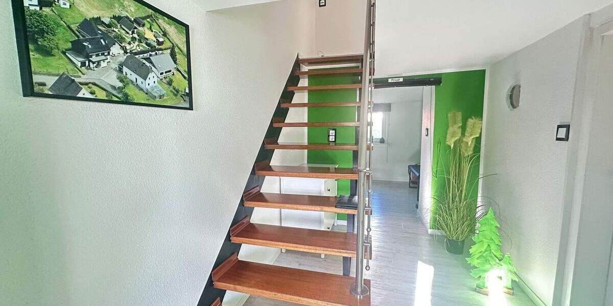 Einfamilienhaus Betzdorf-Gebhardshain VG Gebhardshain VG - 9 Zimmer, 182 m&sup2;, 399.000&euro; | Angebot:25776438