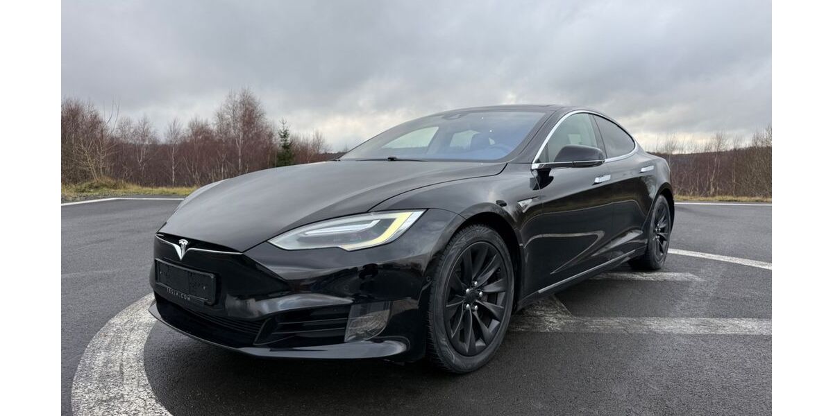Tesla Model S 285.346 km 16.470 &euro; Burbach 57299