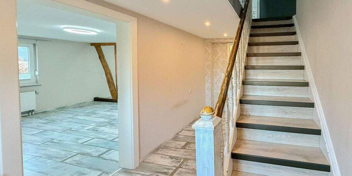 Einfamilienhaus Marzhausen - 9 Zimmer, 266 m&sup2;, 250.000&euro; | Angebot:25691935