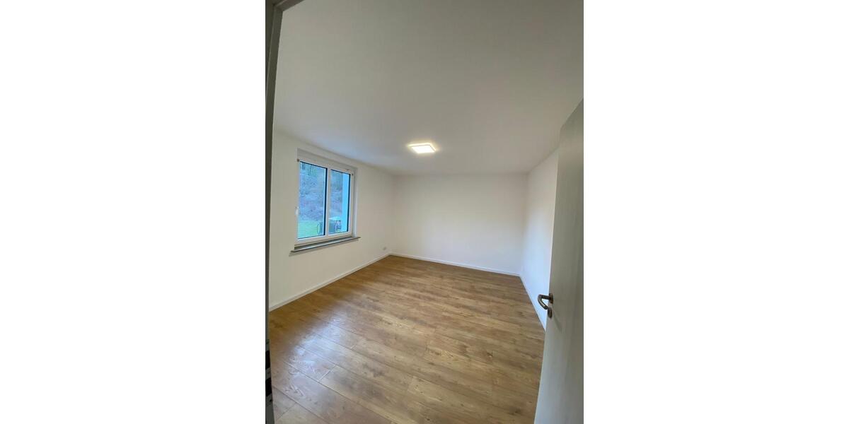Erdgeschoßwohnung Lennestadt - 4 Zimmer, 85 m&sup2;, 700&euro; | Angebot:25806820