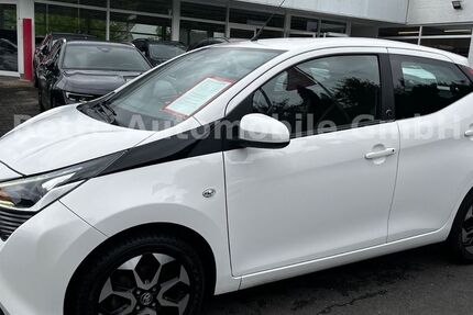 Toyota Aygo (X) 61.350 km 11.890 &euro; Lennestadt 57368