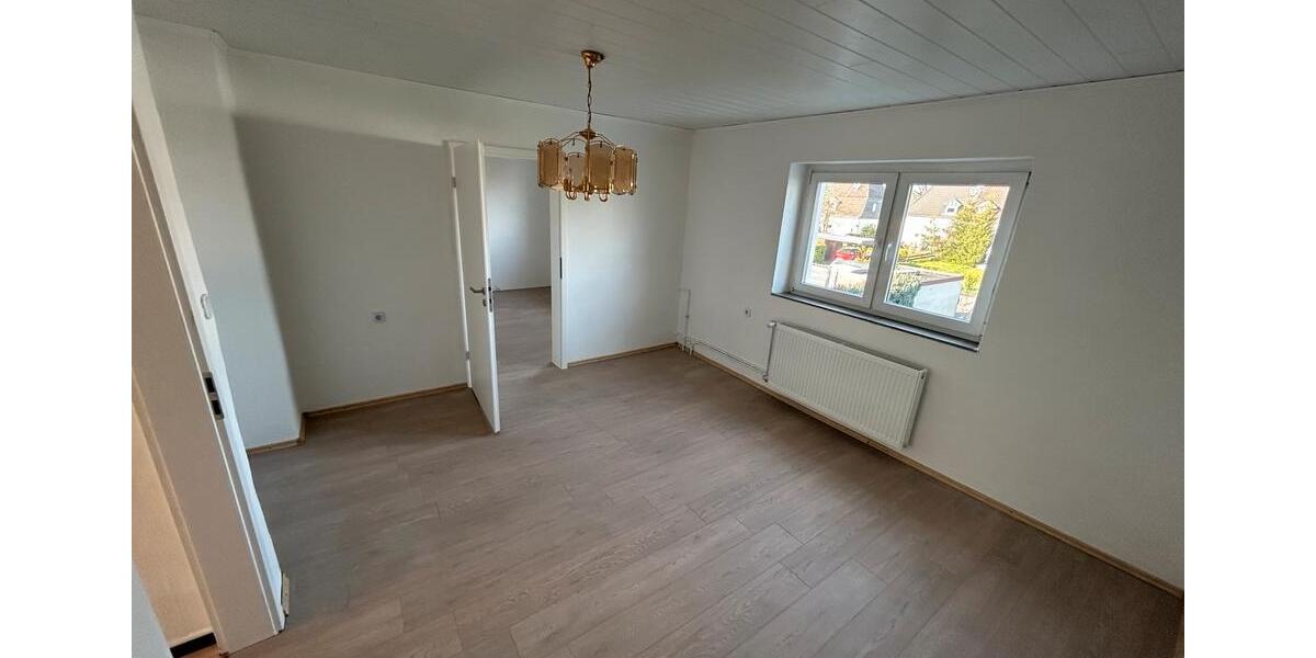 Reihenhaus Wissen - 7 Zimmer, 115 m&sup2;, 150.000&euro; | Angebot:26049997