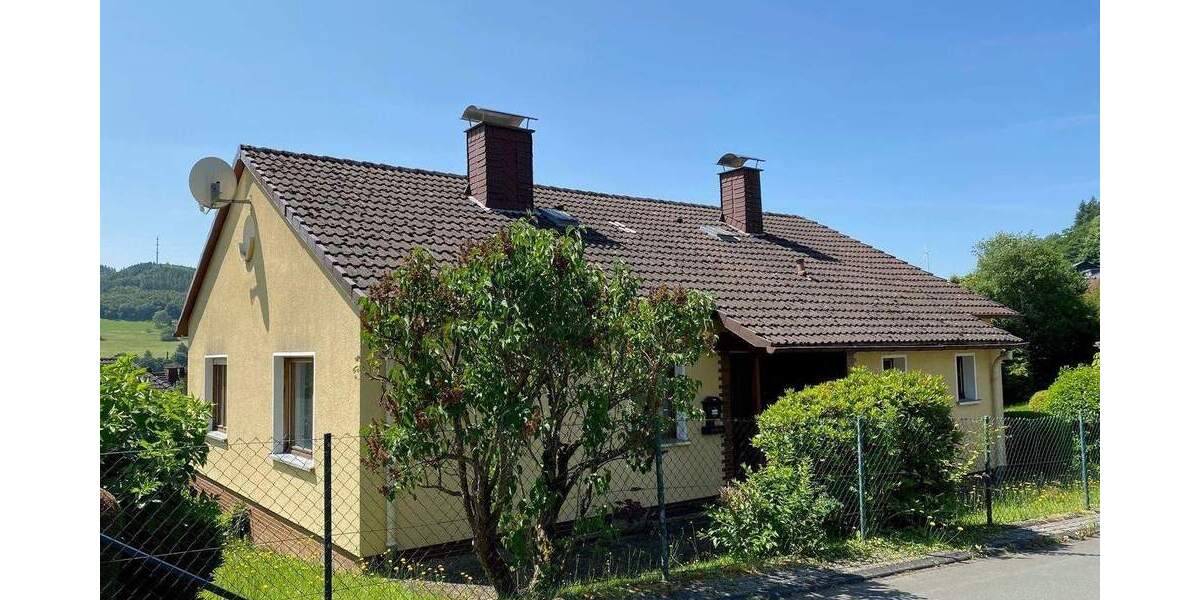 Einfamilienhaus Bad Laasphe - 5 Zimmer, 158 m&sup2;, 190.000&euro; | Angebot:25667526