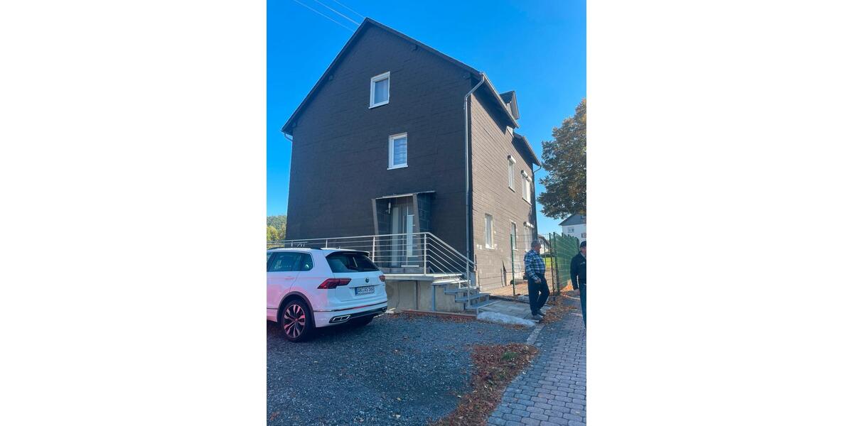 Einfamilienhaus Burbach - 5 Zimmer, 180 m&sup2;, 1.300&euro; | Angebot:26614751