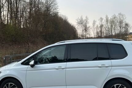 VW Touran 234.000 km 9.790 &euro; Kreuztal 57223